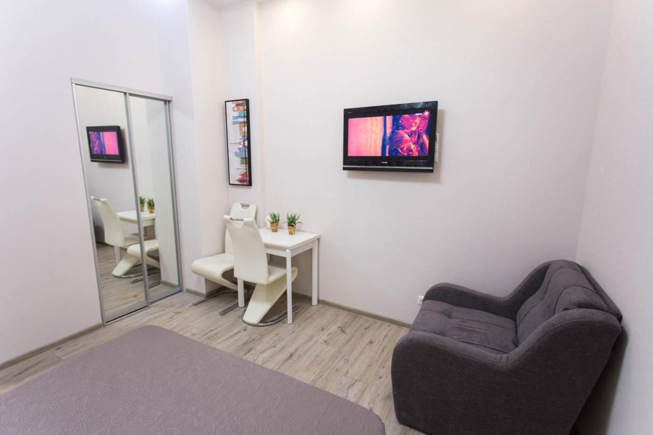 חארקיב Modern Apartments In The Centre - Kuznechna Str. 26/4 מראה חיצוני תמונה